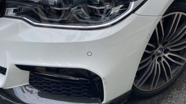 [見積書付き]       BMW 540i フロントバンパー修理