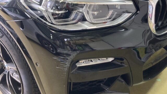 BMW X3 フロントバンパー修理