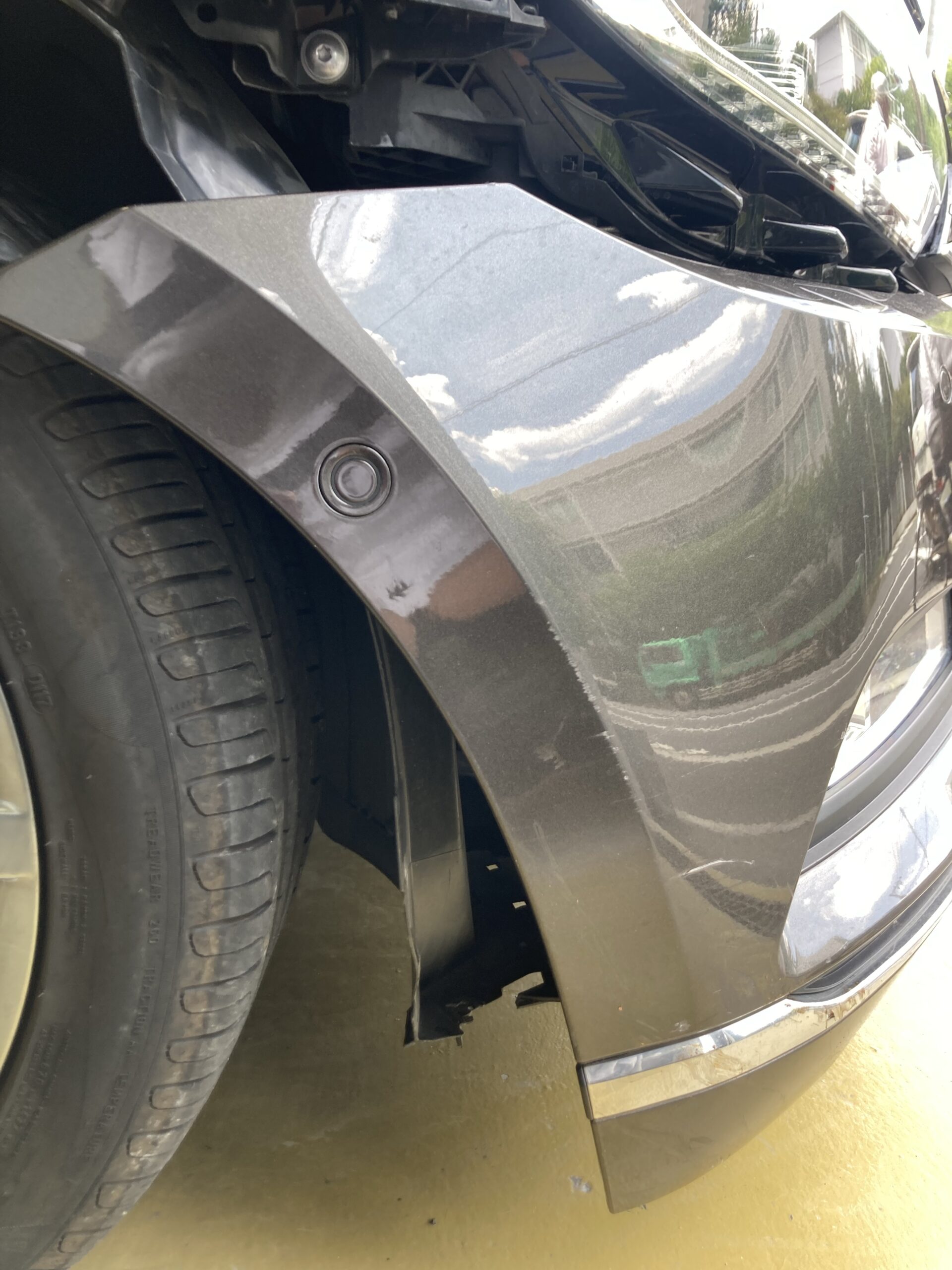 フォルクスワーゲン パサート フロントバンパー交換 | 有限会社小池