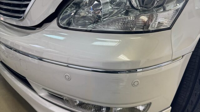 トヨタ　セルシオ　バンパー修理