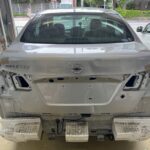 日産　シルフィ　トランク交換　リアバンパー交換