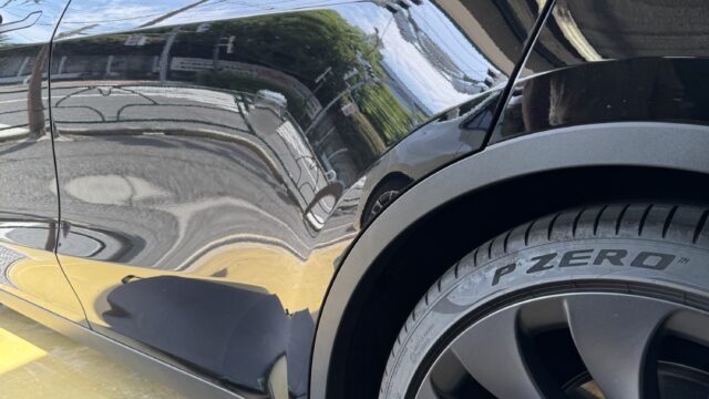 テスラ　モデルy リアドア修理