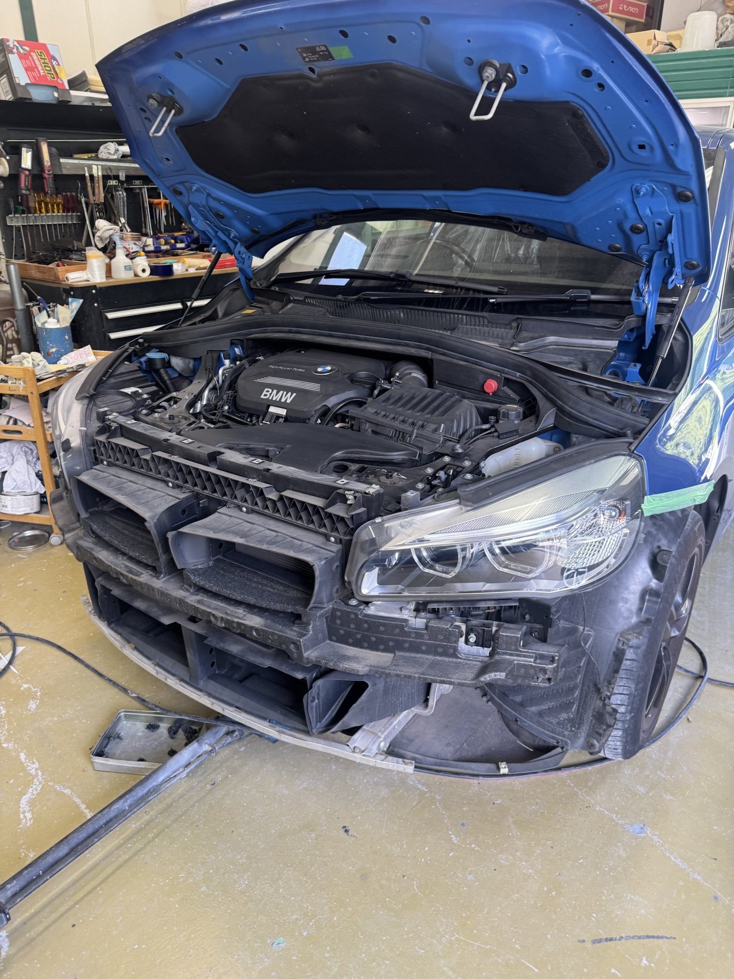 BMW 218i フロントバンパー修理 | 有限会社小池自動車板金工業所